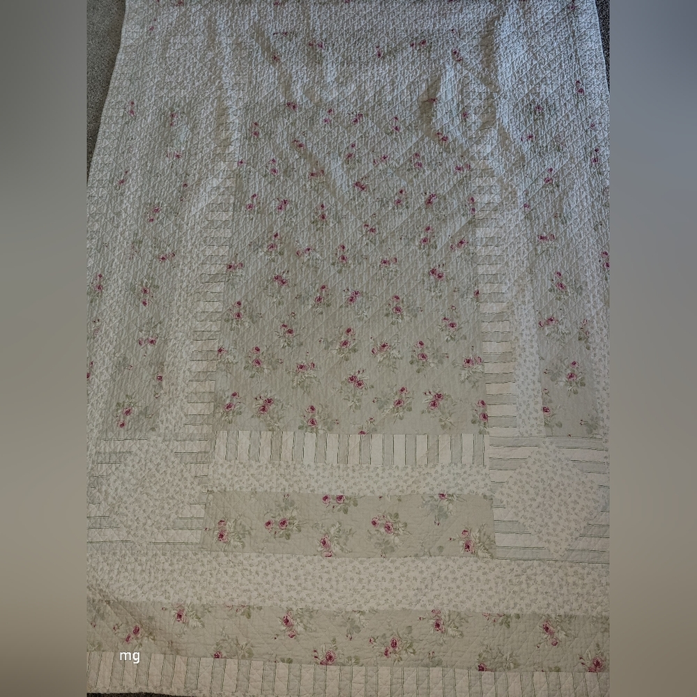 Simply Shabby Chic Twin Quilt